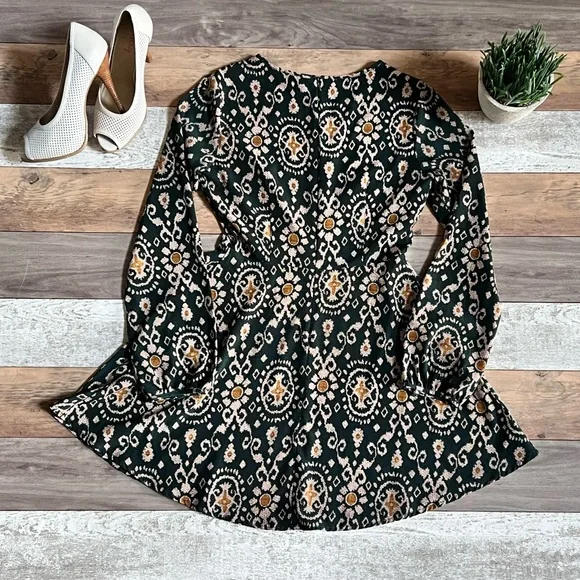 SOLD. Forever 21 lightweight Art Deco Print 
A-Line Dress Size Small - Picture 2 of 10